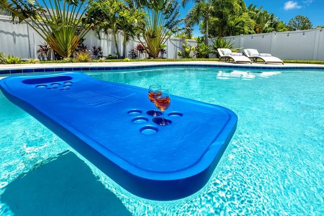 920 8TH AVENUE NW, Largo, FL 33770