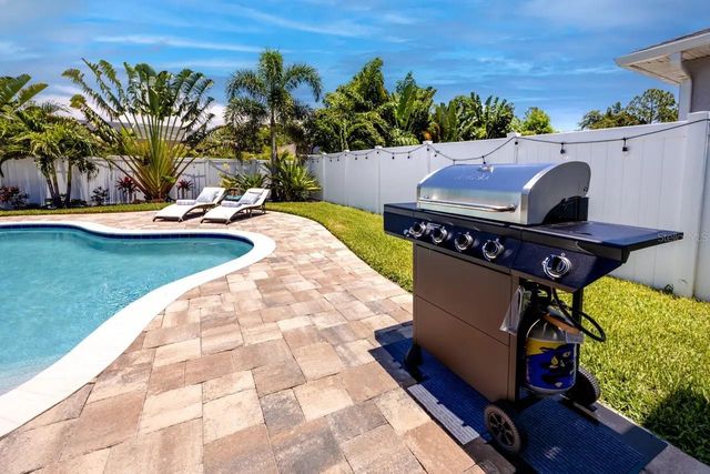 920 8TH AVENUE NW, Largo, FL 33770