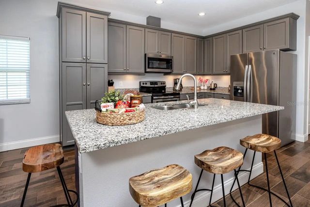 920 8TH AVENUE NW, Largo, FL 33770