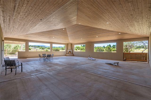15 Rancho Mañana, Santa Fe, NM 87506