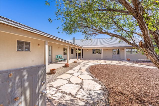 15 Rancho Mañana, Santa Fe, NM 87506