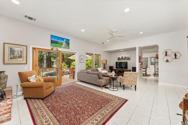 2230 Hillcrest Way, Carmichael, CA 95608