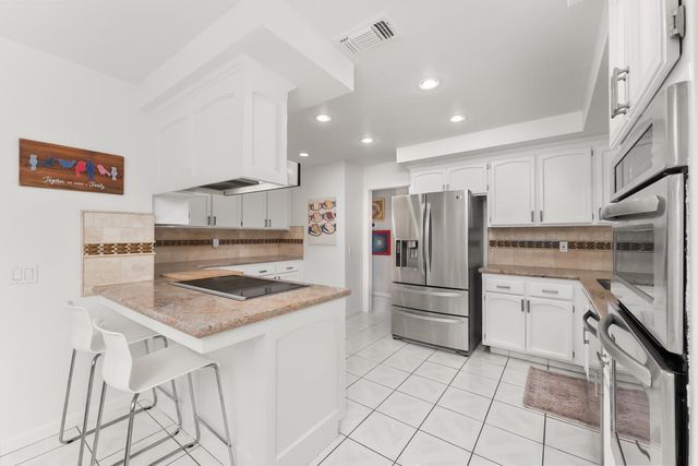 2230 Hillcrest Way, Carmichael, CA 95608