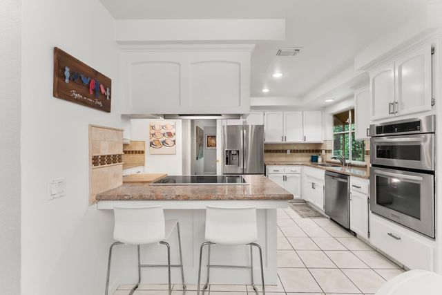 2230 Hillcrest Way, Carmichael, CA 95608