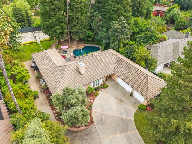 2230 Hillcrest Way, Carmichael, CA 95608