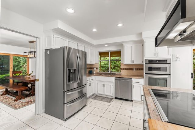 2230 Hillcrest Way, Carmichael, CA 95608