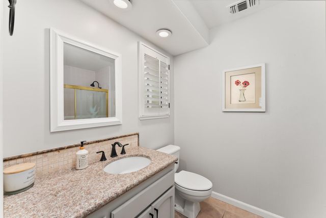 2230 Hillcrest Way, Carmichael, CA 95608