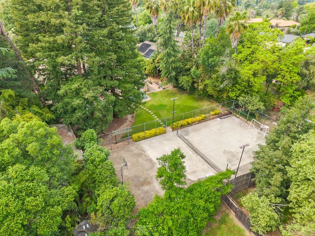 2230 Hillcrest Way, Carmichael, CA 95608