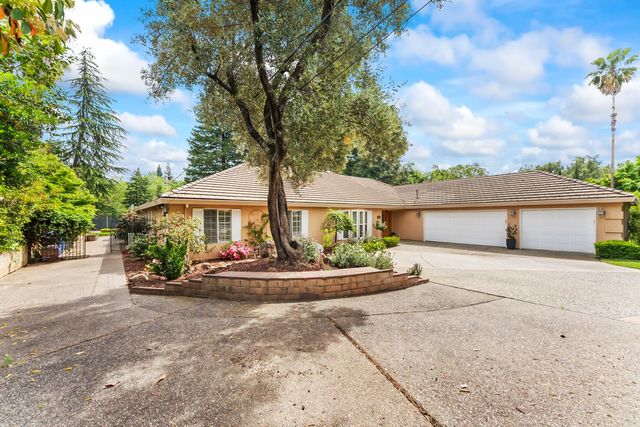 2230 Hillcrest Way, Carmichael, CA 95608