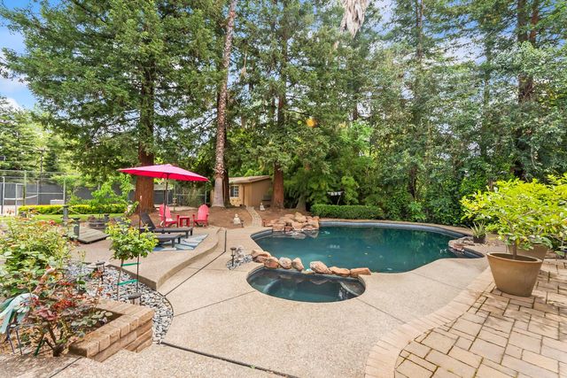 2230 Hillcrest Way, Carmichael, CA 95608