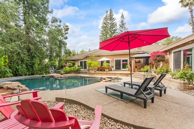 2230 Hillcrest Way, Carmichael, CA 95608