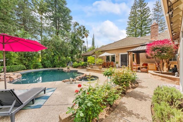 2230 Hillcrest Way, Carmichael, CA 95608