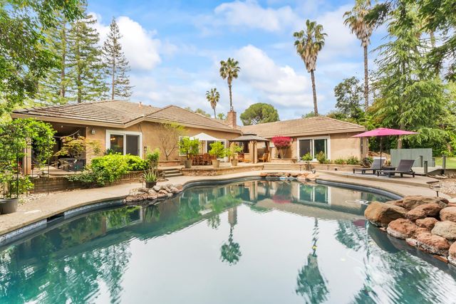 2230 Hillcrest Way, Carmichael, CA 95608