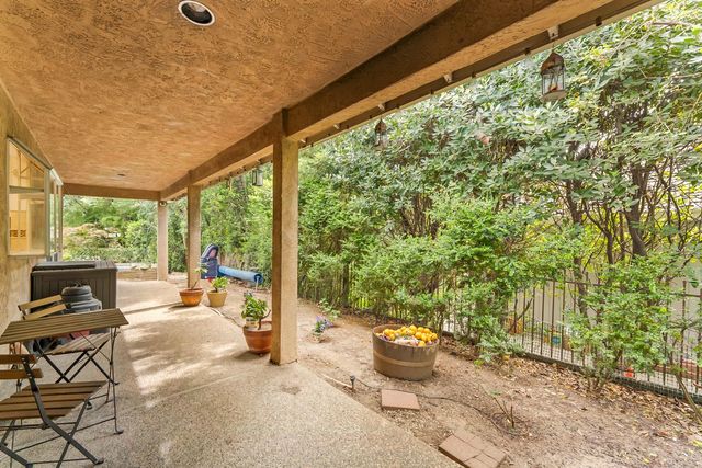 2230 Hillcrest Way, Carmichael, CA 95608