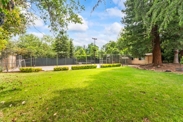 2230 Hillcrest Way, Carmichael, CA 95608