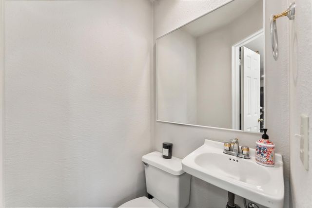 2230 Hillcrest Way, Carmichael, CA 95608