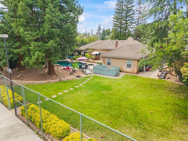 2230 Hillcrest Way, Carmichael, CA 95608