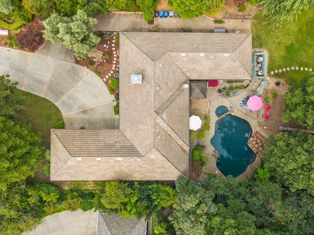 2230 Hillcrest Way, Carmichael, CA 95608