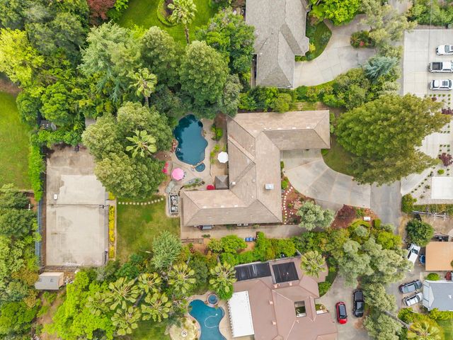 2230 Hillcrest Way, Carmichael, CA 95608