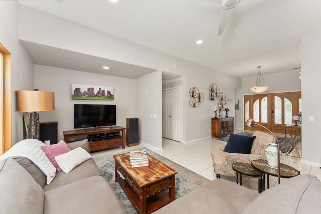 2230 Hillcrest Way, Carmichael, CA 95608