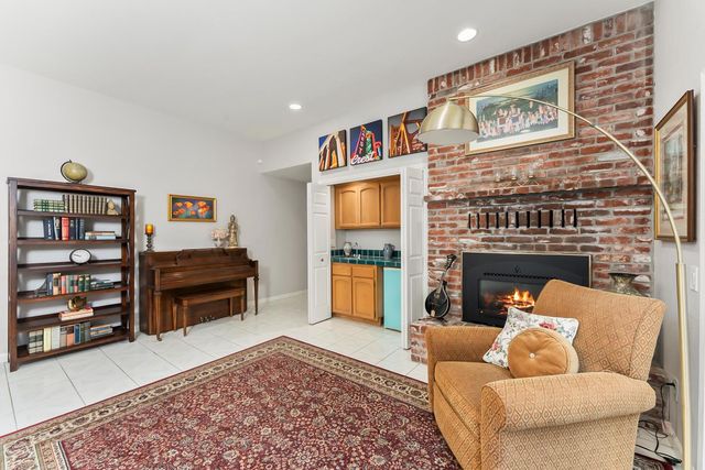 2230 Hillcrest Way, Carmichael, CA 95608