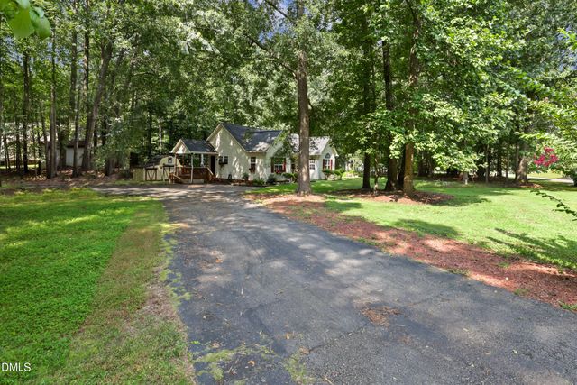 613 Bayleaf Circle, Clayton, NC 27527
