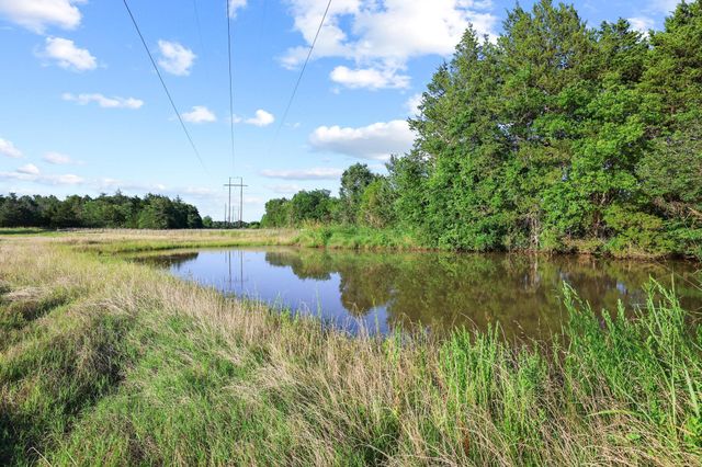 1045 Middle Road, Denison, TX 75021