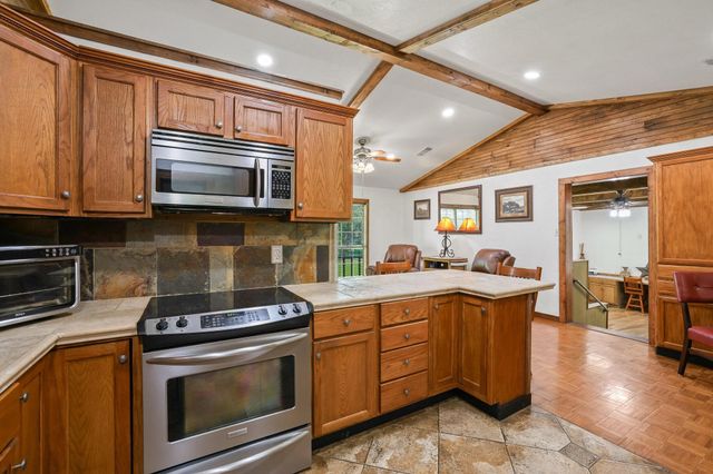 1045 Middle Road, Denison, TX 75021