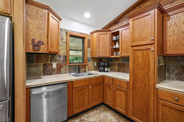 1045 Middle Road, Denison, TX 75021