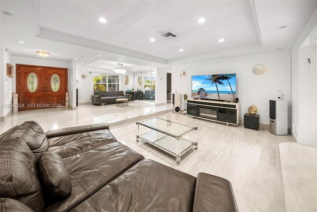 19885 NE 22nd Avenue, Miami, FL 33180