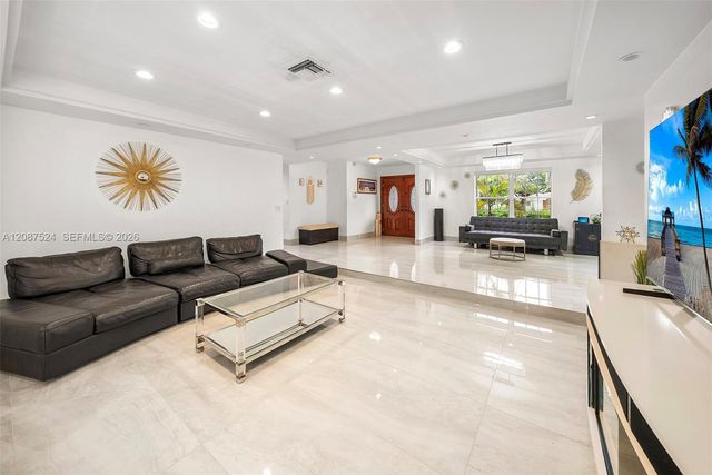 19885 NE 22nd Avenue, Miami, FL 33180
