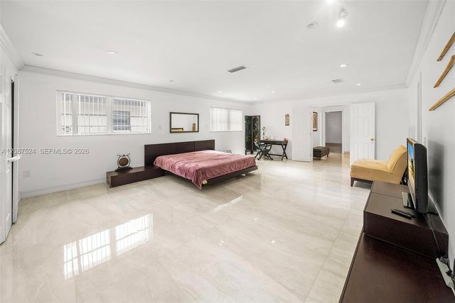 19885 NE 22nd Avenue, Miami, FL 33180