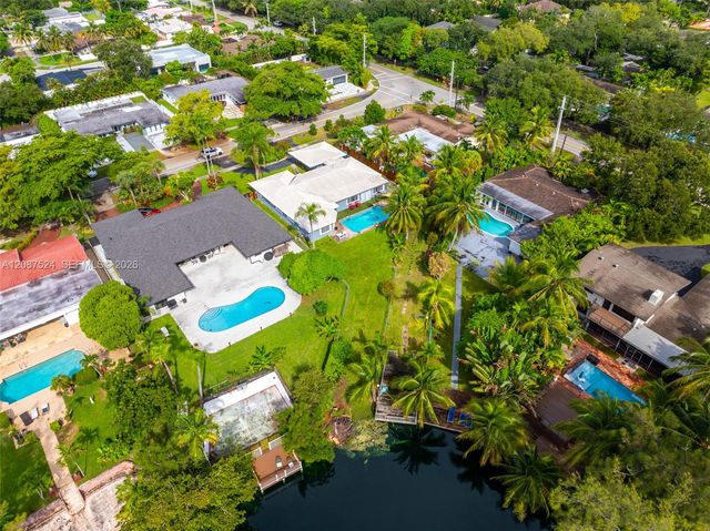 19885 NE 22nd Avenue, Miami, FL 33180