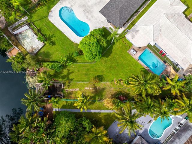 19885 NE 22nd Avenue, Miami, FL 33180