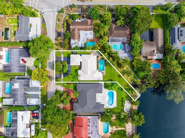 19885 NE 22nd Avenue, Miami, FL 33180