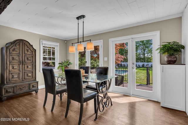 52 Thomas Avenue, Shrewsbury Boro, NJ 07702