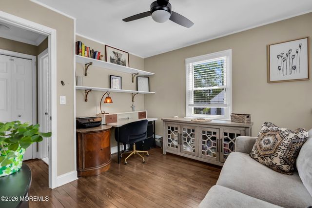 52 Thomas Avenue, Shrewsbury Boro, NJ 07702