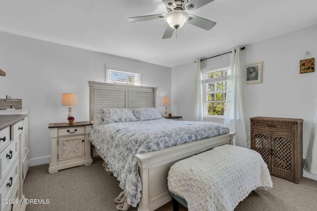 52 Thomas Avenue, Shrewsbury Boro, NJ 07702