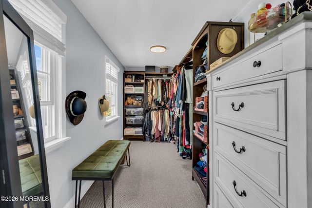 52 Thomas Avenue, Shrewsbury Boro, NJ 07702