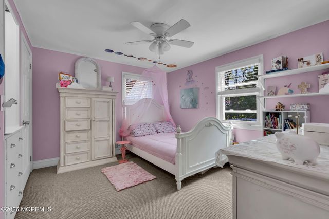 52 Thomas Avenue, Shrewsbury Boro, NJ 07702