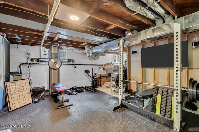 52 Thomas Avenue, Shrewsbury Boro, NJ 07702