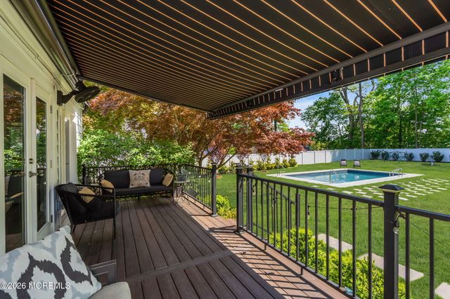 52 Thomas Avenue, Shrewsbury Boro, NJ 07702