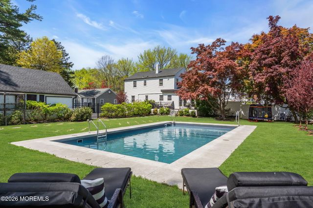 52 Thomas Avenue, Shrewsbury Boro, NJ 07702