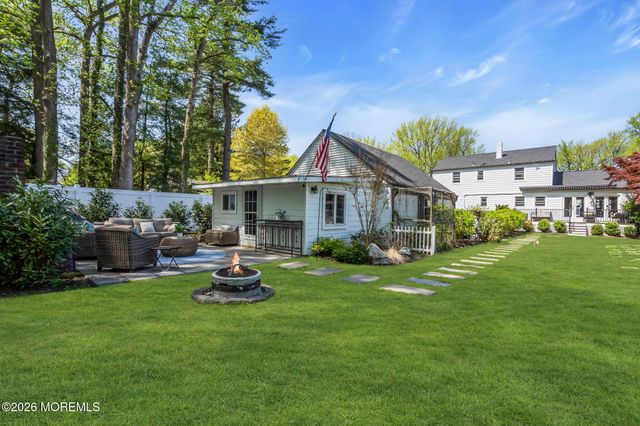 52 Thomas Avenue, Shrewsbury Boro, NJ 07702