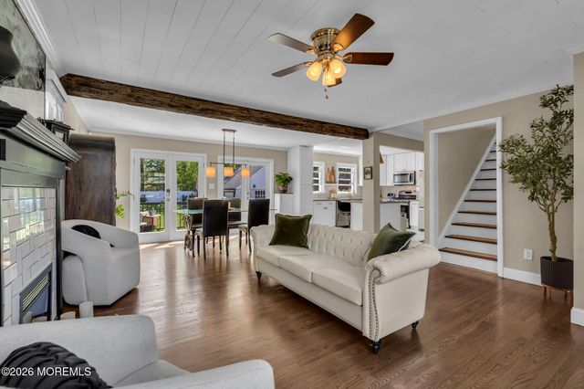 52 Thomas Avenue, Shrewsbury Boro, NJ 07702