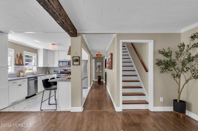 52 Thomas Avenue, Shrewsbury Boro, NJ 07702