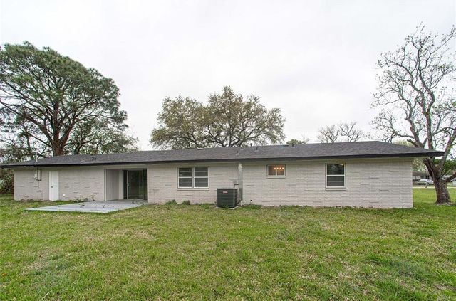 317 Pear Street, La Marque, TX 77568