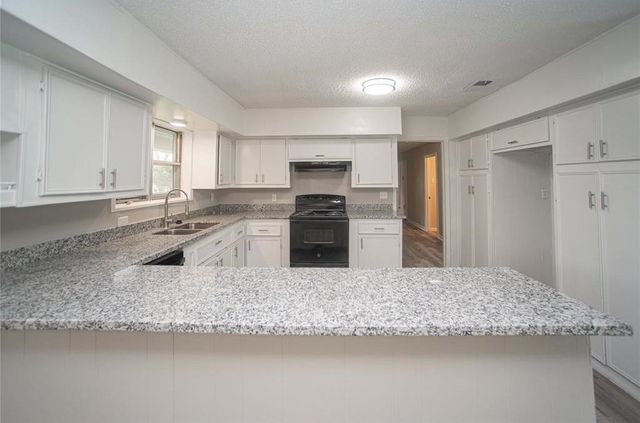 317 Pear Street, La Marque, TX 77568