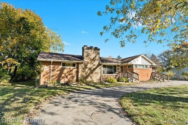 1044 W Rowland Street, Mundy Township, MI 48507