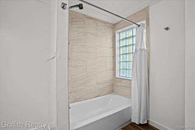 1044 W Rowland Street, Mundy Township, MI 48507